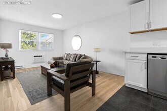 303 Broadway in Lynn, MA - Building Photo - Building Photo