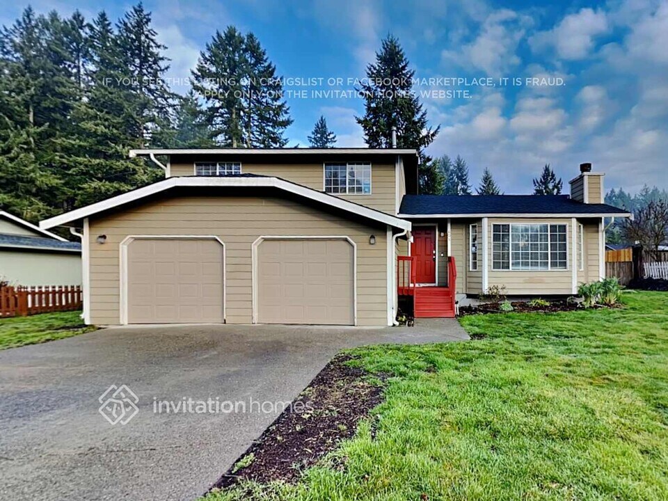 605 187th St E in Spanaway, WA - Building Photo