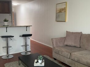 1435 4th St SW, Unit B502 in Washington, DC - Foto de edificio - Building Photo