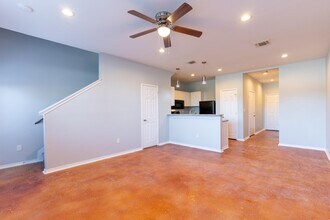 6918 Crestway Dr in San Antonio, TX - Building Photo - Building Photo