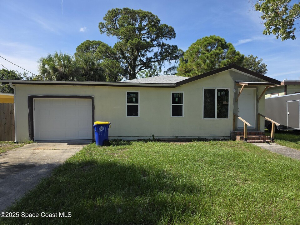 417 Dove Ave in Rockledge, FL - Building Photo