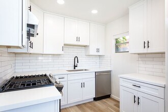 4601-4607 Muir Ave in San Diego, CA - Foto de edificio - Building Photo