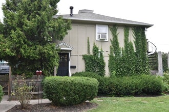 661 S Lake Shore Dr in Lake Geneva, WI - Building Photo - Building Photo