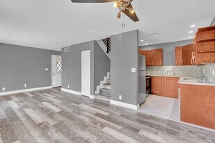 8911 NW 28th Dr in Coral Springs, FL - Building Photo