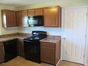 2301 US-52 in Pinnacle, NC - Building Photo - Building Photo