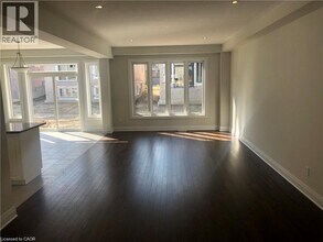 295 Chokecherry Cres in Waterloo, ON - Building Photo - Building Photo