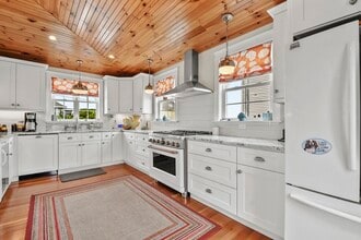 26 Newport Ave in Scituate, MA - Building Photo - Building Photo