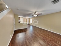 613 Rolling Oak Dr in Round Rock, TX - Foto de edificio - Building Photo