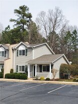 123 Perkins Pl in Seneca, SC - Building Photo
