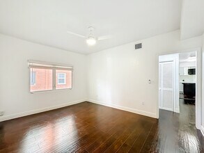 518 Biscayne Dr, Unit C in West Palm Beach, FL - Building Photo - Building Photo