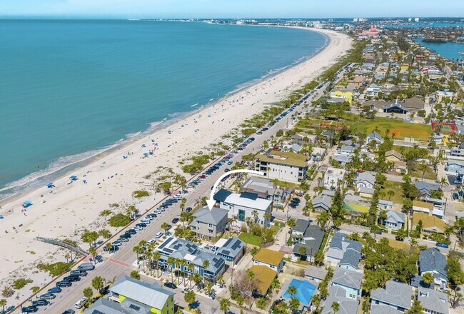 1205 Gulf Way in St Pete Beach, FL - Building Photo - Building Photo