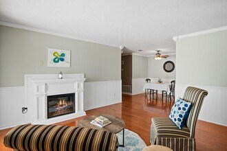 304 Natchez Trace in Atlanta, GA - Foto de edificio - Building Photo