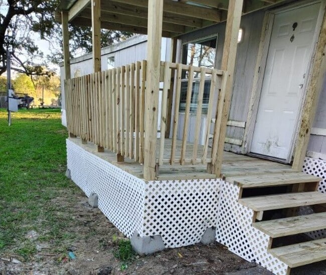 775 Steele Rd in Alvin, TX - Building Photo - Building Photo