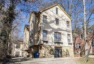 2846 Piedmont Rd NE in Atlanta, GA - Building Photo