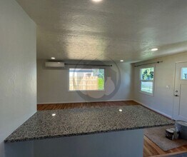 1947 Yew St SE in Salem, OR - Building Photo - Building Photo