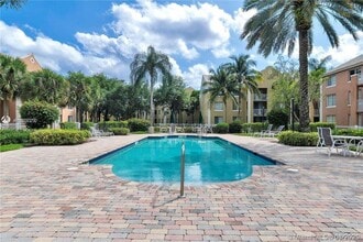 11185 SW 6th St-Unit -201 in Pembroke Pines, FL - Building Photo - Building Photo