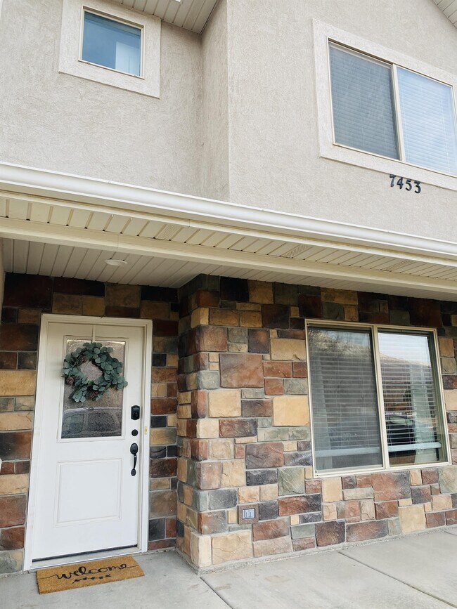 7453 Sandalwood Dr in South Weber, UT - Building Photo - Building Photo