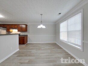 4003 Riverside Pkwy in Decatur, GA - Foto de edificio - Building Photo