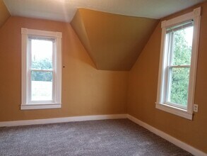 18407 Green Rd in Anamosa, IA - Building Photo - Building Photo
