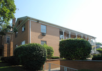 Holiday House Apartments in Columbus, OH - Foto de edificio - Building Photo