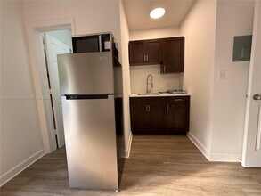 1120 NW 32nd Ct in Miami, FL - Building Photo - Building Photo