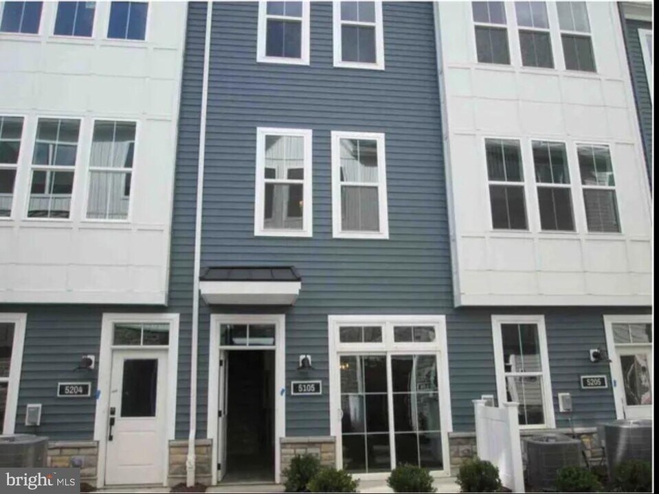 5105 Donatello Dr in Princeton, NJ - Building Photo