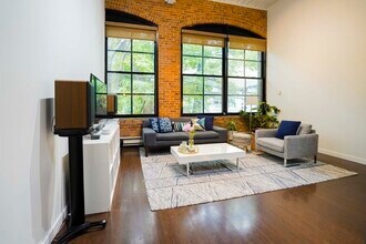 1 Aberdeen Way in Cambridge, MA - Building Photo - Building Photo