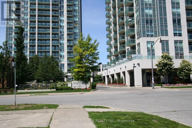 16-2616 Harrison Garden Blvd in Toronto, ON - Building Photo - Building Photo