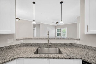 Creekside Apartment Homes in Broken Arrow, OK - Foto de edificio - Building Photo