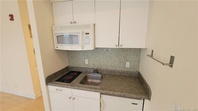 804 Chapel St in New Haven, CT - Building Photo - Building Photo