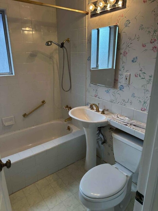 2797 Massachusetts Ave in Redwood City, CA - Building Photo - Building Photo