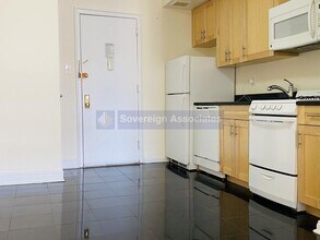 216 W 102nd St-Unit -6E in New York, NY - Building Photo - Building Photo