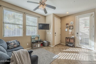 451 S Hawes Rd in Mesa, AZ - Building Photo - Building Photo