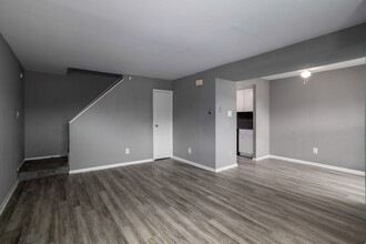 Franklin Square Townhomes in Philadelphia, PA - Building Photo - Interior Photo