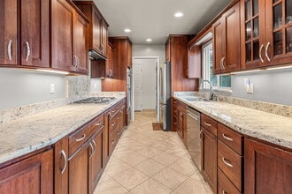 9351 La Suvida Dr in La Mesa, CA - Building Photo - Building Photo