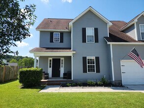 205 Ashcroft Dr in Jacksonville, NC - Building Photo - Building Photo