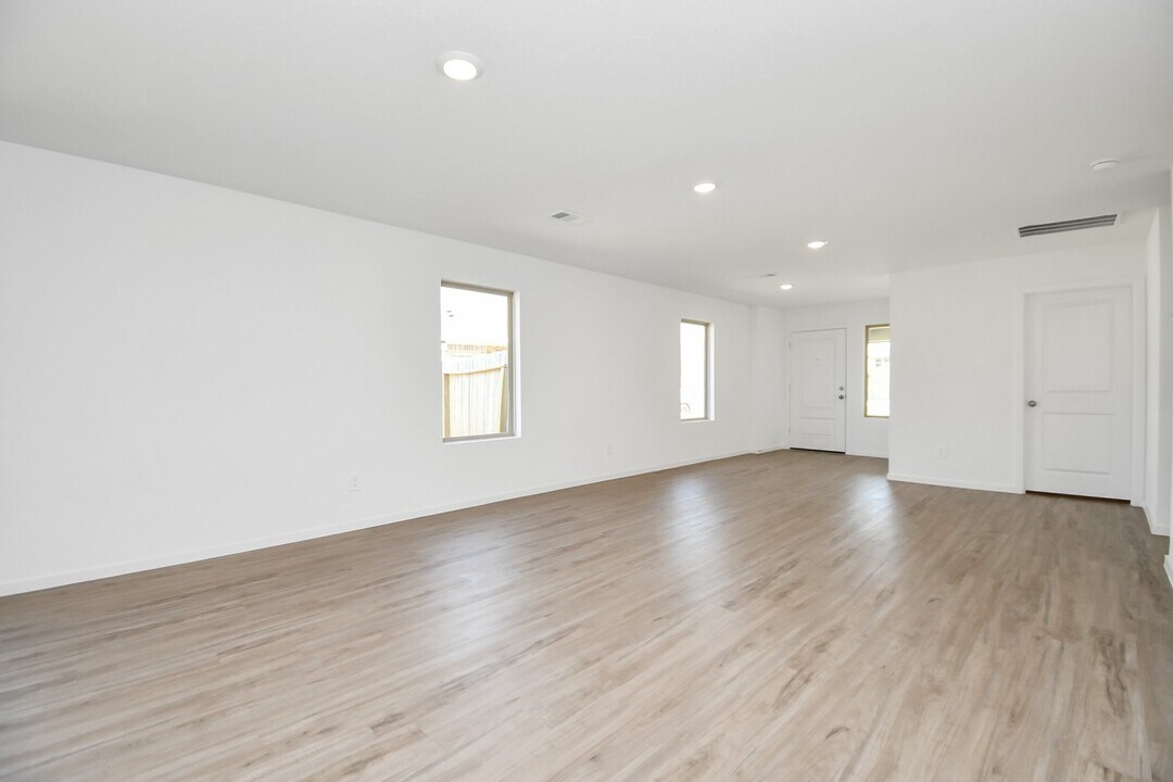 2726 Pheasant Hl Ct in Conroe, TX - Foto de edificio