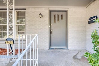 900 W Sycamore St in Sherman, TX - Foto de edificio - Building Photo