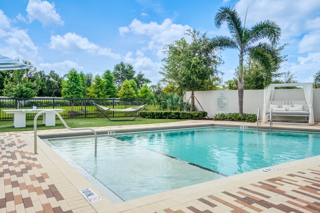 Summerhouse in Lakewood Ranch, FL - Building Photo - Building Photo