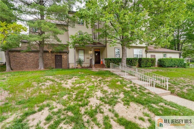 3113 Cypress Ct in Monmouth Junction, NJ - Building Photo - Building Photo
