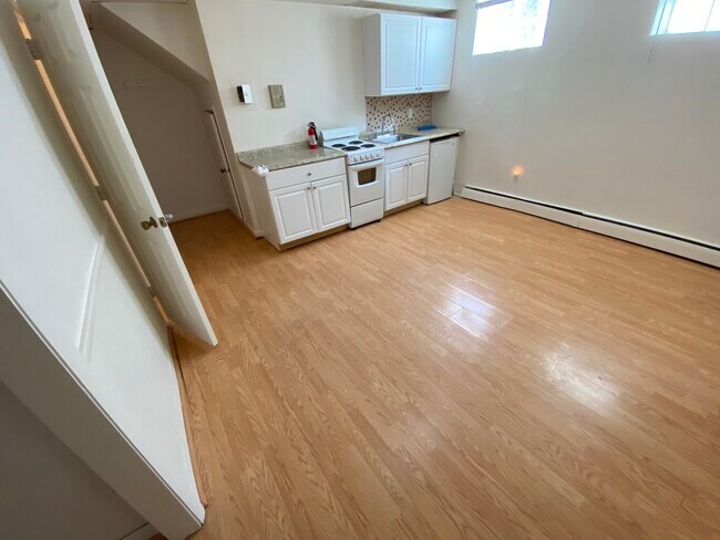 18 Aberdeen St, Unit A in Boston, MA - Building Photo - Building Photo