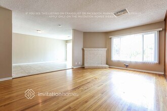 15040 Valerio St in Los Angeles, CA - Building Photo - Building Photo