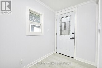 3253 Grayshott Dr in Severn, ON - Building Photo - Building Photo