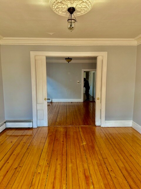 222 Howell St, Unit Second Floor in Providence, RI - Foto de edificio - Building Photo