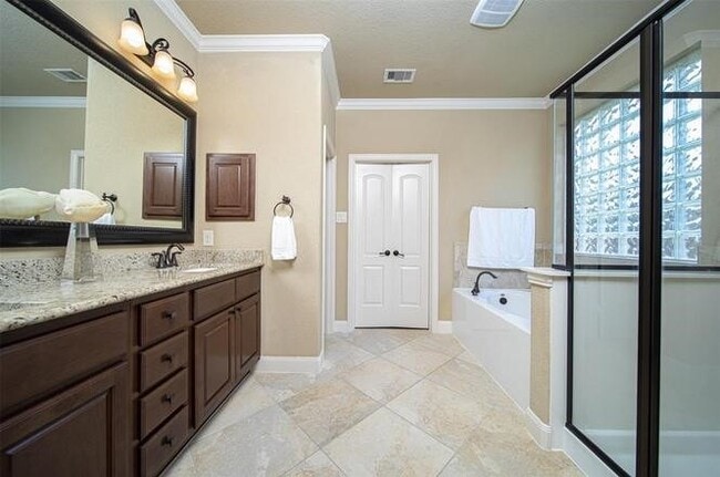 property at 138 S Vershire Cir