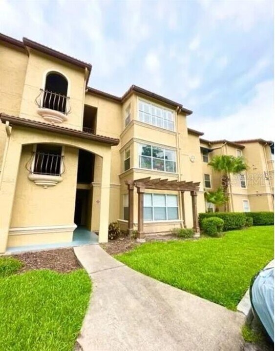 5144 Conroy Rd in Orlando, FL - Building Photo