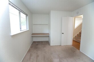 9803 Meadowheath Dr in Austin, TX - Building Photo - Building Photo