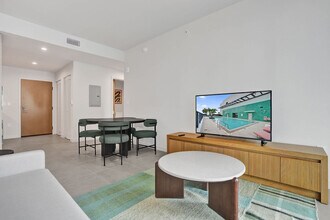 11 NE 6th St, Unit SI ID1515062P in Miami, FL - Foto de edificio - Building Photo