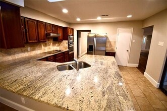 2366 Hill N Dale Dr in Irving, TX - Building Photo - Building Photo