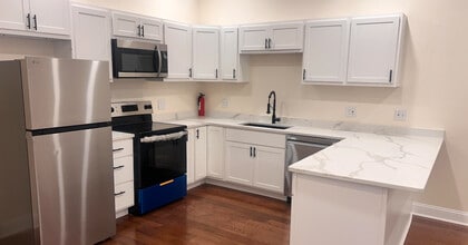 15 Delaware St, Unit 1 in Albany, NY - Building Photo - Building Photo